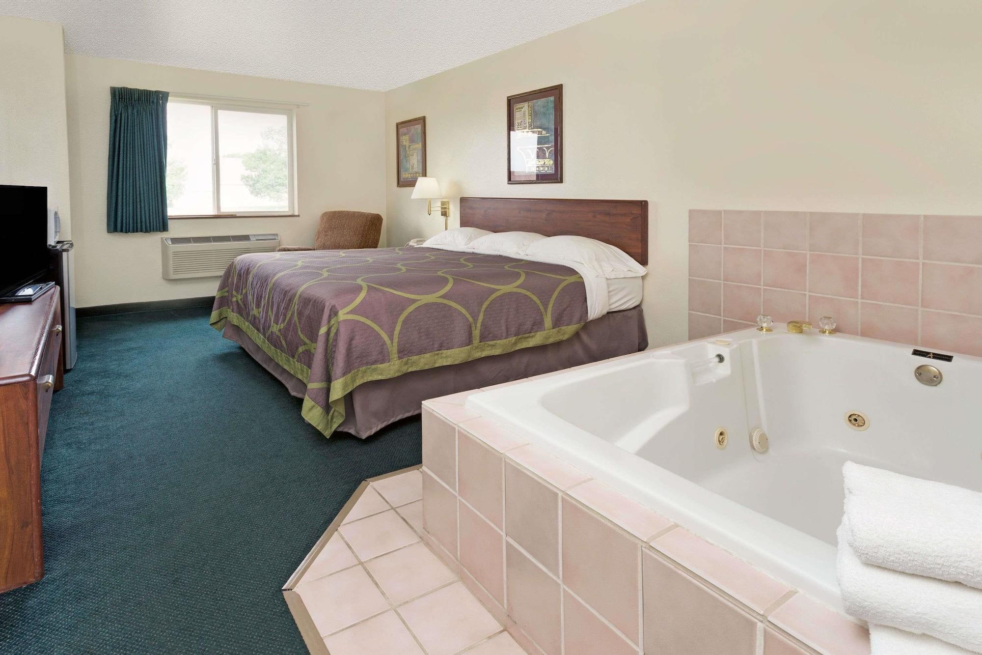 Hotel Super 8 By Wyndham Windsor Exterior foto